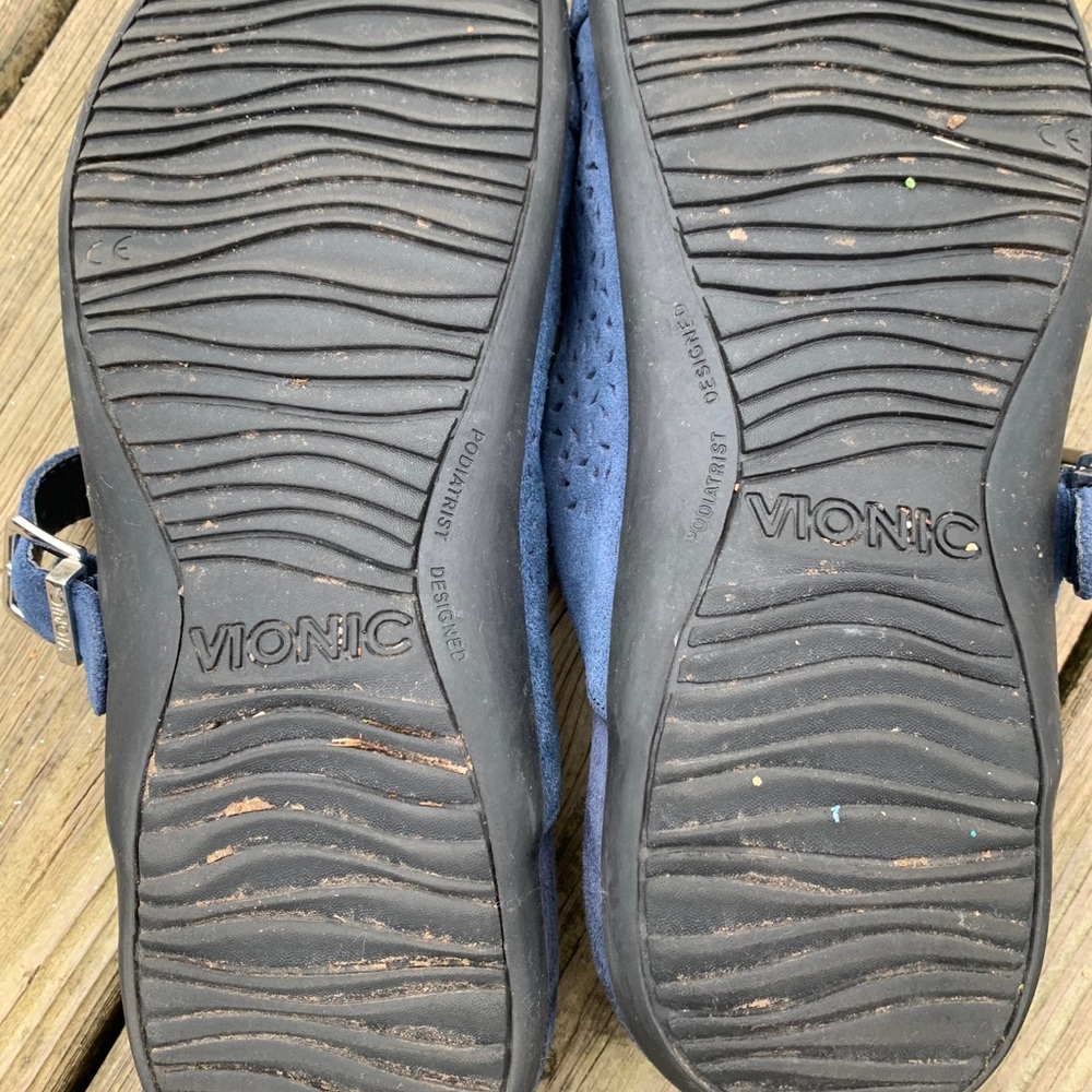 Selling Vionic mules - Picture 2 of 3